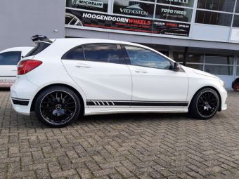 MEISTERWERK MW07 BLACK POLSHED LIP 18 INCH GEMONTEERD ONDER MERCEDES A KLASSE 