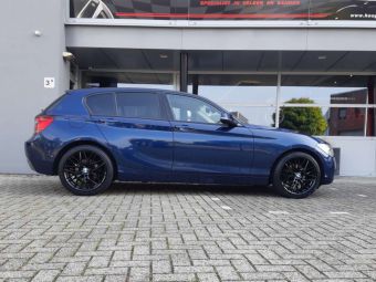 MEISTERWERK MW14 IN BLACK EN 18 INCH GEMONTEERD ONDER EEN BMW 1 SERIE 