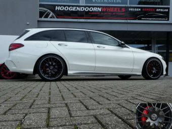 MEISTERWERK MW07 19 INCH IN MATT BLACK POLISHED LIP GEMONTEERD ONDER EEN MERCEDES C200 