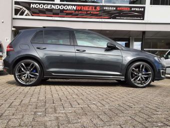 MEISTERWERK VELGEN MW08 IN 19 INCH EN ANTRACIET GEMONTEERD ONDER EEN VW GOLF