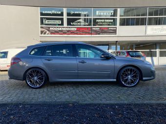 MILLE MIGLIA ANTHRACITE DARK IN 19 INCH GEMONTEERD ONDER EEN RENAULT LAGUNA 