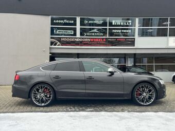 MILLE MIGLIA 1020 ANTHRACITE DARK IN 20 INCH GEMONTEERD ONDER EEN AUDI A5