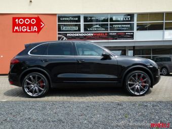 MILLE MIGLIA VELGEN TYPE M1007 ANTRACIET GLANS 22 INCH GEMONTEERD ONDER EEN PORSCHE CAYENNE TURBO