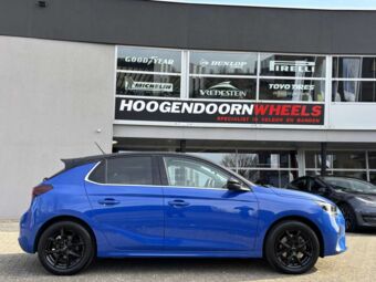 MONACO CL2 BLACK IN 16 INCH GEMONTEERD ONDER EEN OPEL CORSA