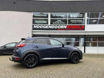 MONACO CL2 BLACK IN 17 INCH GEMONTEERD ONDER EEN MAZDA CX-3