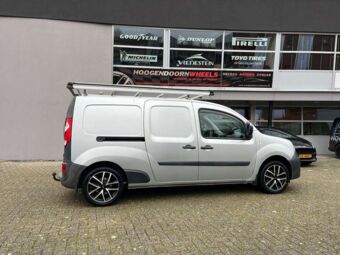 MONACO CL2 BLACK POLISHED IN 17 INCH GEMONTEERD ONDER EEN RENAULT KANGOO