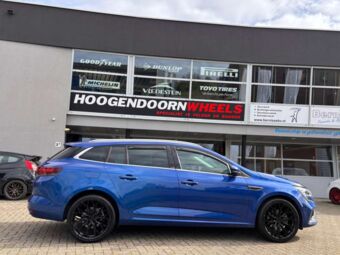 MONACO FF3 BLACK IN 19 INCH GEMONTEERD ONDER EEN RENAULT MEGANE