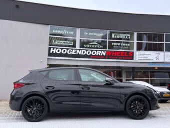 MONACO GP15 BLACK IN 19 INCH GEMONTEERD ONDER EEN SEAT LEON