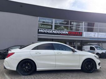 MONACO GPX BLACK IN 18 INCH GEMONTEERD ONDER EEN MERCEDES CLA