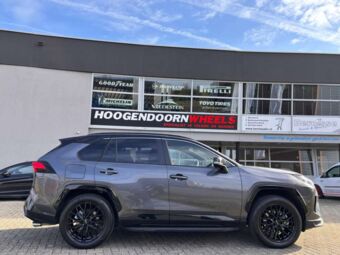 MONACO GPX BLACK IN 19 INCH GEMONTEERD ONDER EEN TOYOTA RAV4