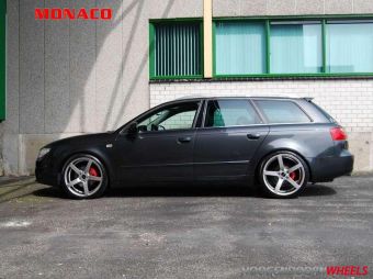 MONACO COCKPIT VELGEN IN 19 INCH GEMONTEERD ONDER EEN SEAT EXEO 
