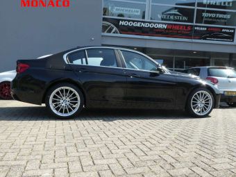 MONACO VELGEN FORMULA IN 19 INCH SILVER GEMONTEERD ONDER EEN BMW 3 SERIE 