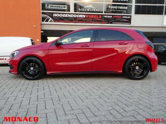 MONACO GP1 BLACK IN 18 INCH MET WINTERBANDEN GEMONTEERD ONDER EEN MERCEDES A-KLASSE 