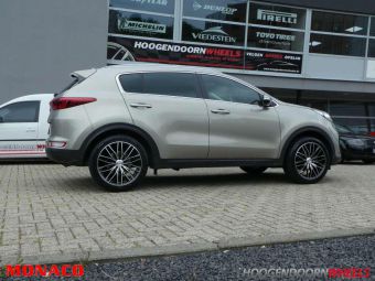 MONACO VELGEN GP2 ZWART GEPOLIJST IN 19 INCH GEMONTEERD ONDER EEN KIA SPORTAGE