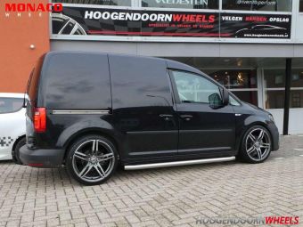 MONACO VELGEN GP 1 ANTRACIET GEPOLIJST IN 19 INCH GEMONTEERD ONDER EEN VW CADDY MET SPORTBANDEN 235/35/19