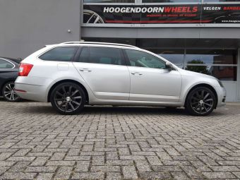 MONACO VELGEN GP6 IN ANTHRACITE DARK 18 INCH GEMONTEERD ONDER EEN SKODA OCTAVIA 