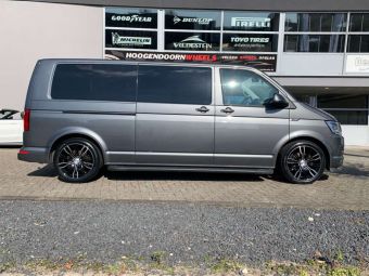 MONACO VELGEN GP8 BLACK POLISHED IN 19 INCH GEMONTEERD ONDER EEN VW TRANSPORTER 