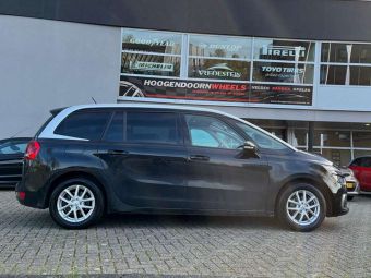 MONACO VELGEN GLK2 ZILVER IN 16 INCH GEMONTEERD ONDER EEN CITROEN C4 PICASSO