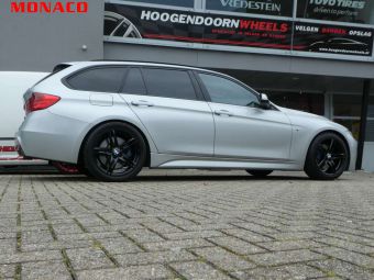 MONACO GP1 BLACK IN 18 INCH GEMONTEERD ONDER EEN BMW 3 SERIE 