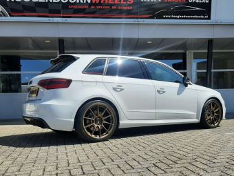 MOTEC VELGEN ULTRALIGHT MATT BRONZE IN 19 INCH GEMONTEERD ONDER EEN AUDI RS3