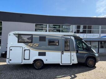 MSW 99 MATT BRONZE IN 16 INCH GEMONTEERD ONDER EEN CAMPER DUCATO