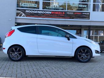 MSW VELGEN MSW77 IN 16 INCH MATT DARK GREY GEMONTEERD ONDER EEN FORD FIESTA 