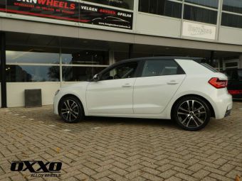 OXXO VELGEN DECIMUS BLACK POLISHED IN 17 INCH GEMONTEERD ONDER EEN AUDI A1