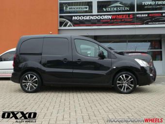 OXXO VELGEN DECIMUS BLACK POLISHED IN 17 INCH GEMONTEERD ONDER EEN PEUGEOT PARTNER