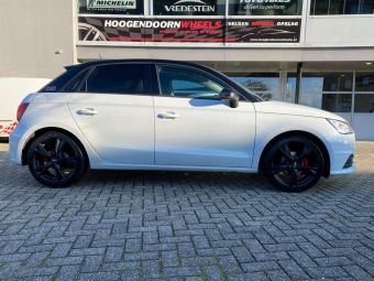 OXXO VELGEN MIMAS MATT BLACK IN 17 INCH GEMONTEERD ONDER EEN AUDI A1