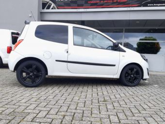 OXXO VELGEN MIMAS IN 15 INCH GEMONTEERD ONDER EEN RENAULT TWINGO 