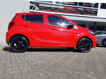 OXXO VELGEN OBERON4 BLACK IN 15 INCH GEMONTEERD ONDER EEN OPEL KARL 