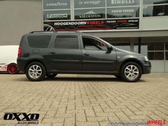 OXXO VELGEN TELESTO IN 15 INCH SILVER GEMONTEERD ONDER EEN DACIA TELESTO