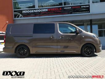 OXXO VELGEN 16 INCH ZWART GEMONTEERD ONDER EEN TOYOTA PROACE