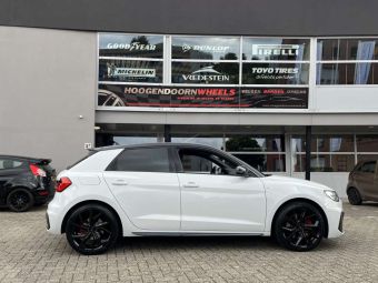 PLATIN P97 BLACK IN 18 INCH GEMONTEERD ONDER EEN AUDI A1