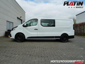 Platin velgen P69 gemonteerd onder een Renault Trafic 18 inch 