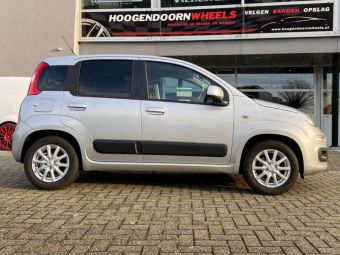 PLATIN VELGEN P69 SILVER 14 INCH GEMONTEERD ONDER EEN FIAT PANDA 