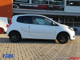 RIAL VELGEN MILANO TITANIUM IN 15 INCH GEMONTEERD ONDER EEN RENAULT TWINGO