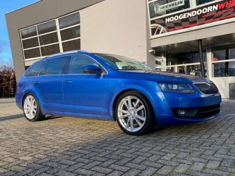 RIAL VELGEN M12 SILVER IN 18 INCH GEMONTEERD ONDER EEN SKODA OCTAVIA