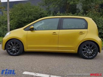 RIAL MILANO VELGEN ANTRACIET IN 16 INCH GEMONTEERD ONDER EEN VOLKSWAGEN 