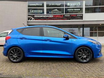 RIAL MILANO VELGEN IN 16 INCH MILANO GEMONTEERD ONDER EEN FORD FIESTA