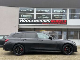 RIAL X12 DIAMOND BLACK IN 18 INCH GEMONTEERD ONDER EEN BMW 3-SERIE
