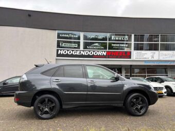 RONAL R55 MATT BLACK IN 18 INCH GEMONTEERD ONDER EEN LEXUS RX300