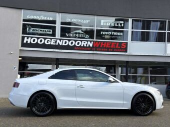 RONAL R68 BLACK IN 19 INCH GEMONTEERD ONDER EEN AUDI A5