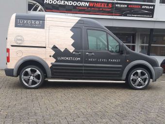 RONAL VELGEN R47 IN 18 INCH GEMONTEERD ONDER EEN FORD TRANSIT CONNECT 