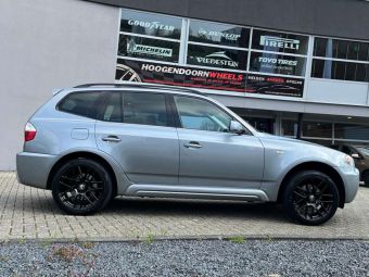 SEVENTY 9 VELGEN 8.5 X 19 SV-L BLACK IN 19 INCH GEMONTEERD ONDER EEN BMW X3