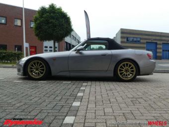 TEAM DYNAMICS PRORACE 1.2 GOLD BREEDSET GOLD 17 INCH BREEDSET GEMONTEERD ONDER EEN HONDA S2000