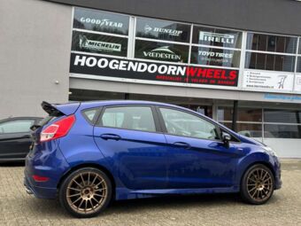 TEC SPEEDWHEELS AS2 BRONZE IN 17 INCH GEMONTEERD ONDER EEN FORD FIESTA VI