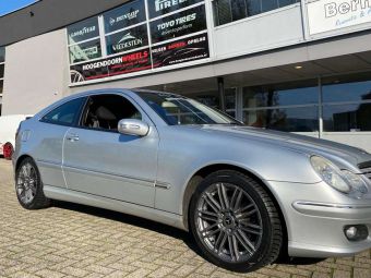 TEC SPEEDWHEELS AS3 VELGEN IN GUN METAL IN 17 INCH GEMONTEERD ONDER EEN MERCEDES C KLASSE 