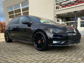 TEC SPEEDWHEELS GT7 BLACK IN 19 INCH GEMONTEERD ONDER EEN VOLKSWAGEN GOLF 7