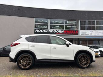 TOMASON TN26 BRONZE MATT IN 20 INCH GEMONTEERD ONDER EEN MAZDA CX-5